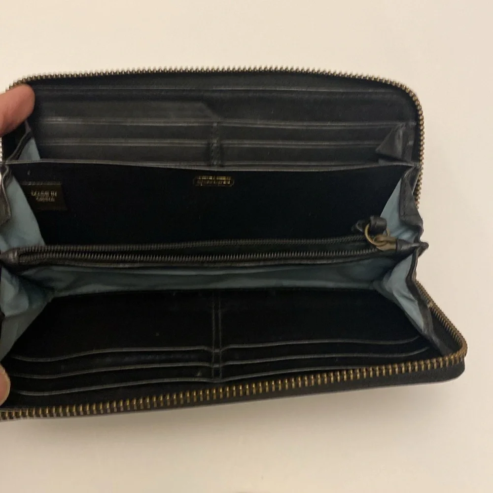 Coach Women’s Black Leather Zip Around Wallet - Picture 4 of 9